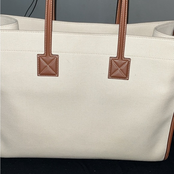 Authentic Burberry Tote - Picture 1 of 5